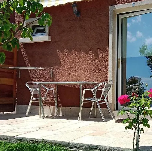 Lägenhet Areos De Cabio *